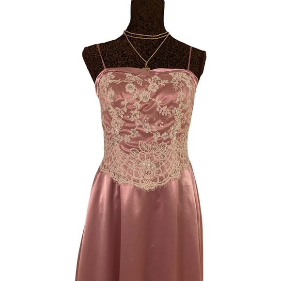 💚Beautiful Gown/prom dress💖💖 - Picture 7 of 17